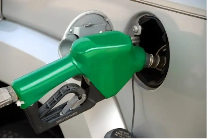 Govt may cut petrol, diesel price by Rs 3-5 a litre around Diwali