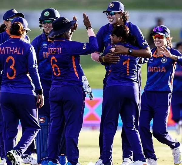 Indian women beat Pakistan convincingly to begin their World Cup campaign on winning note