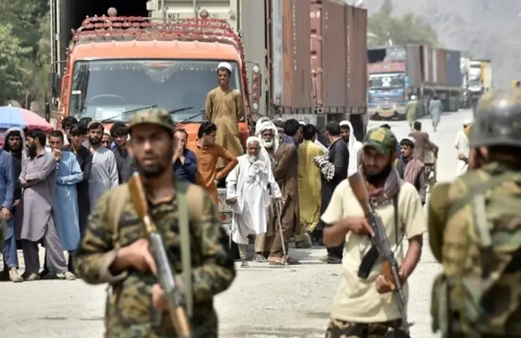 Pakistan, Afghanistan relations nosedive as firing erupts at Torkham border