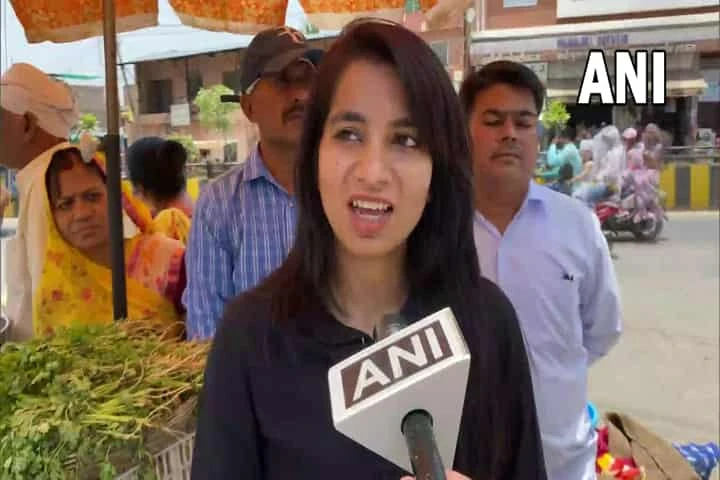 Braving hurdles dauntless daughter of Madhya Pradesh vegetable vendor becomes judge