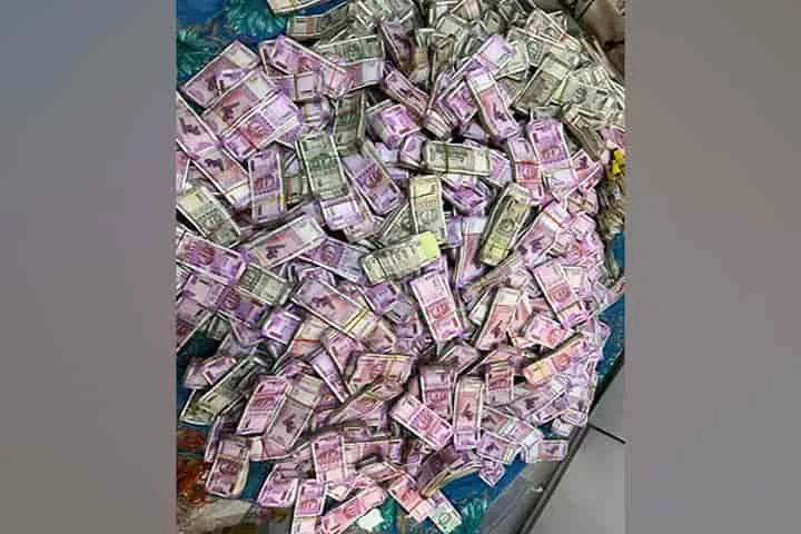 ED recovers Rs 40 crore cash mountain from Bengal minister’s aide