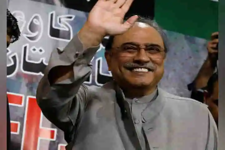 Asif Zardari to meet Nawaz Sharif in London, say sources