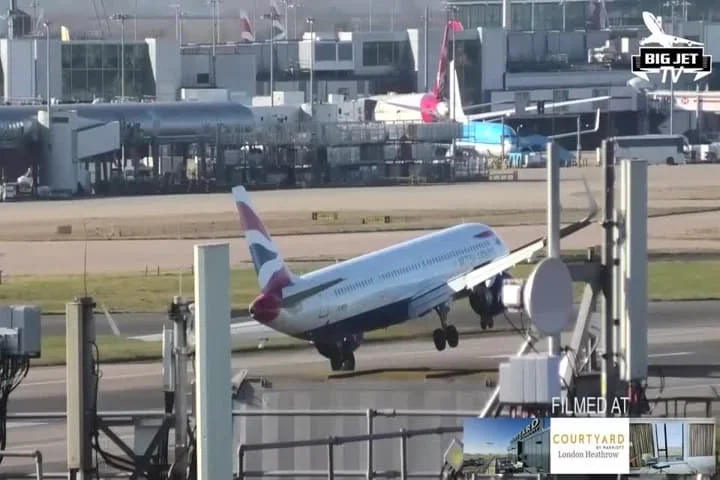 Alert pilot saves airline saves lives by aborting landing at Heathrow