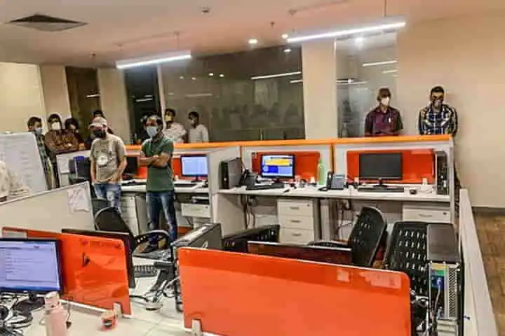 Illegal Call Centre that cheated US citizens of thousands of dollars busted in Gurugram