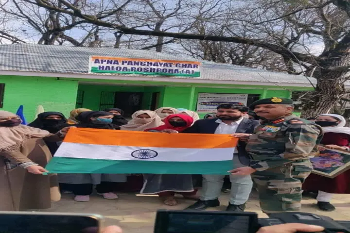 Tricolour stitched by Kashmiri women presented to Indian Army General