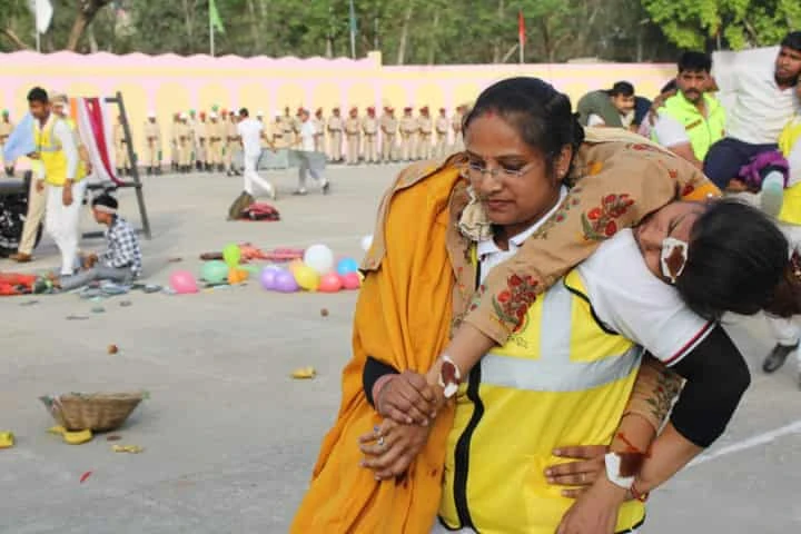 Delhi Civil Defence volunteers hone skills to tackle bomb blast and fires