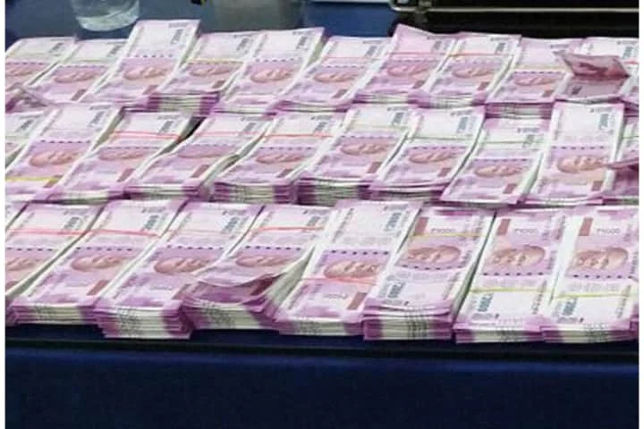 Huge cache of fake notes seized in Kolkata, one arrested