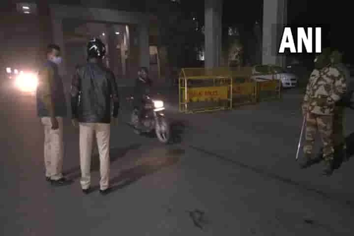 Week-end curfew announced for Delhi as Covid cases surge