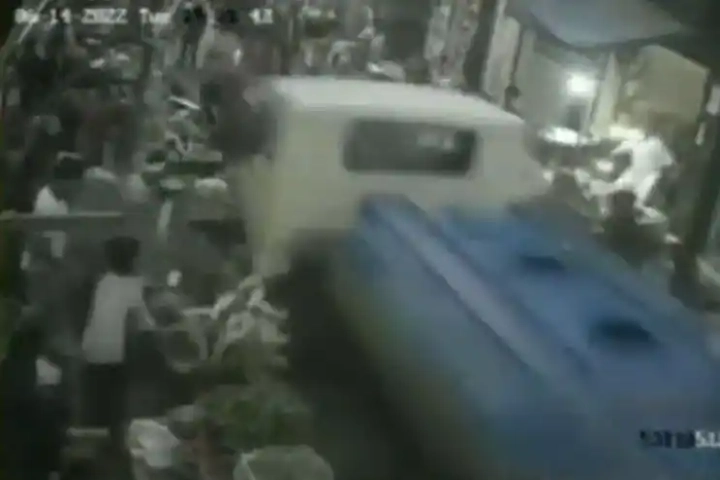 Video: Speeding water tanker rams into group of people in busy Delhi market, 5 injured