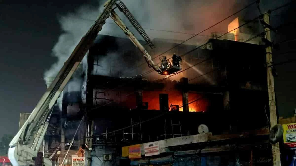 27 dead, 12 injured in massive blaze at commercial building in west Delhi
