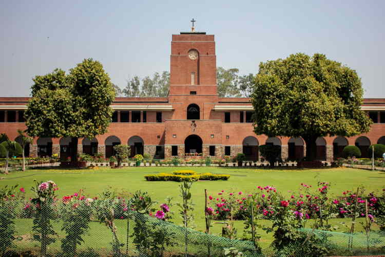 New Delhi’s St Stephen’s College invites Bangladeshi students to apply for its 3 year bachelor’s programme