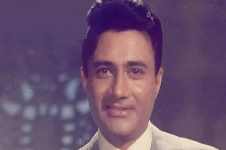 Remembering  Dev Anand – the evergreen hero who was always “Romancing with Life”