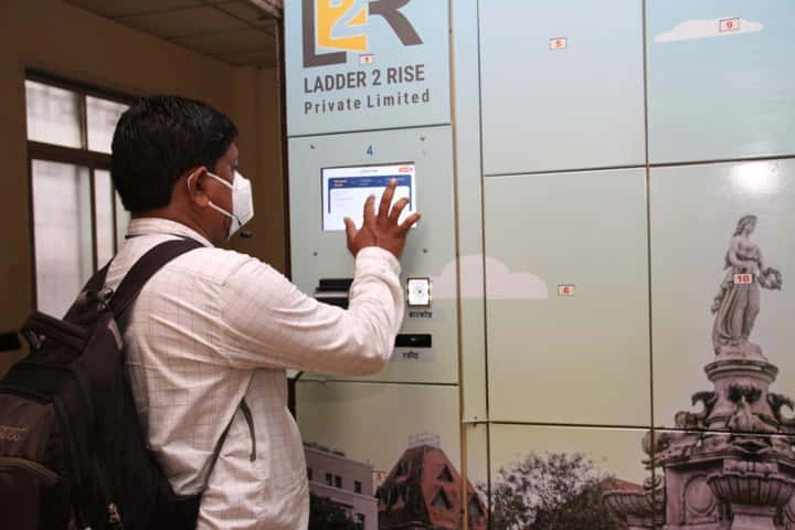 Railway’s Digital Smart Cloakrooms in Mumbai are a big hit with passengers