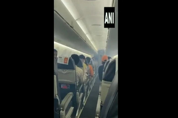 Spicejet flight bound for Jabalpur returns to Delhi as crew sees smoke in cabin at 5,000 feet