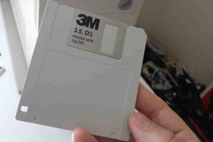 Tokyo finally starts bidding goodbye to beloved floppy disks