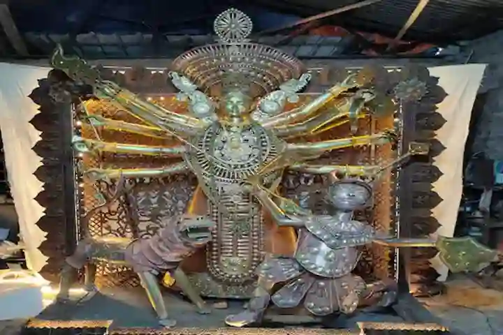 8-foot tall idol of Goddess Durga made by Visva-Bharti Professor to reach Odisha on Mahalaya