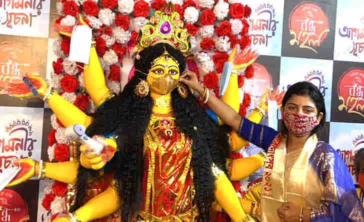 Goddess Durga with Golden Mask unveiled to drive home Covid appropriate behaviour