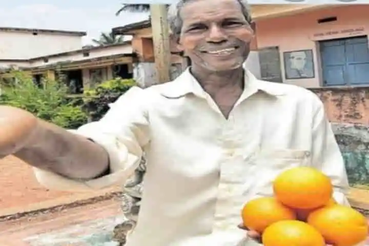 Karnataka orange-seller Harekala Hajabba inspires by starting a school with his meagre savings – awarded Padma Shri
