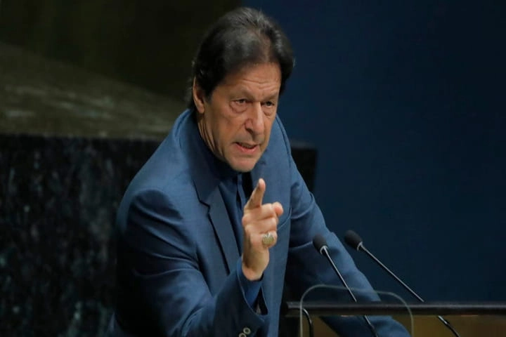 At the stroke of midnight, Pak PM Imran Khan loses trust vote in a high voltage drama