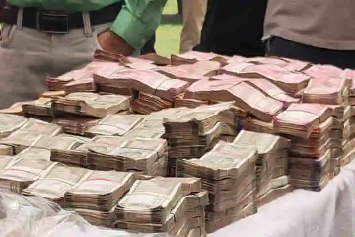 Income Tax Dept.  conducts raids in Mumbai, Ahmedabad & Delhi on firms with link to neighbouring country