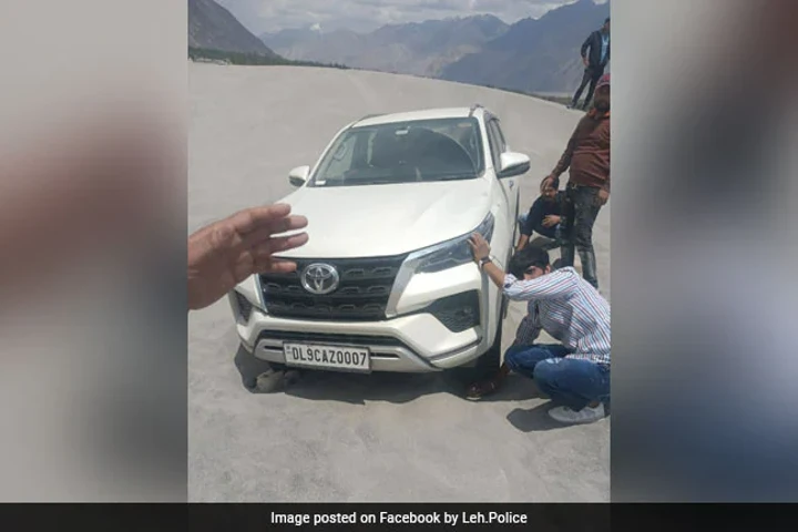 Reckless Jaipur couple fined for driving SUV on sand dunes in Ladakh
