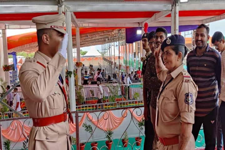Proud of her DSP Son, Mother salutes him!