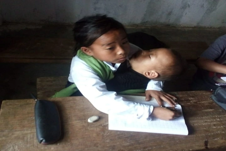Ministers deeply moved by 10-year-old Manipur girl babysitting kid sister while attending class in school