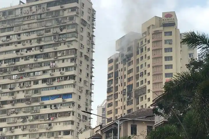 Massive fire in Mumbai high-rise leaves 2 dead, 17 injured