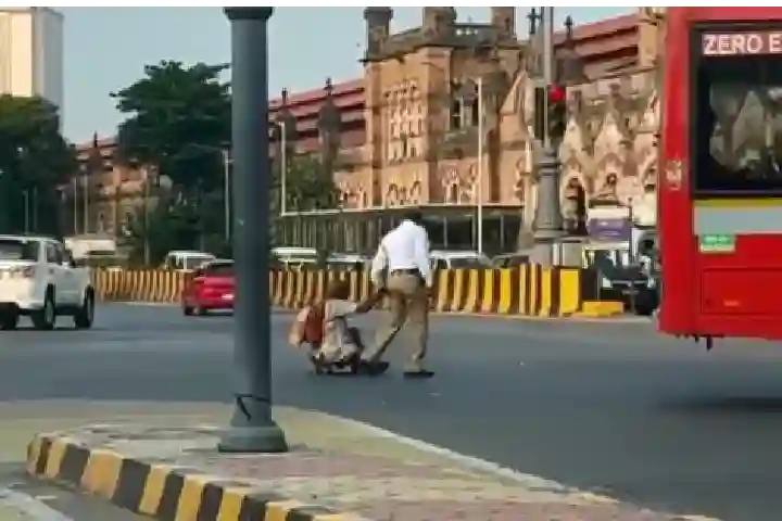 Video: Mumbai Cop’s Helping Hand To Specially-abled Wins Hearts!