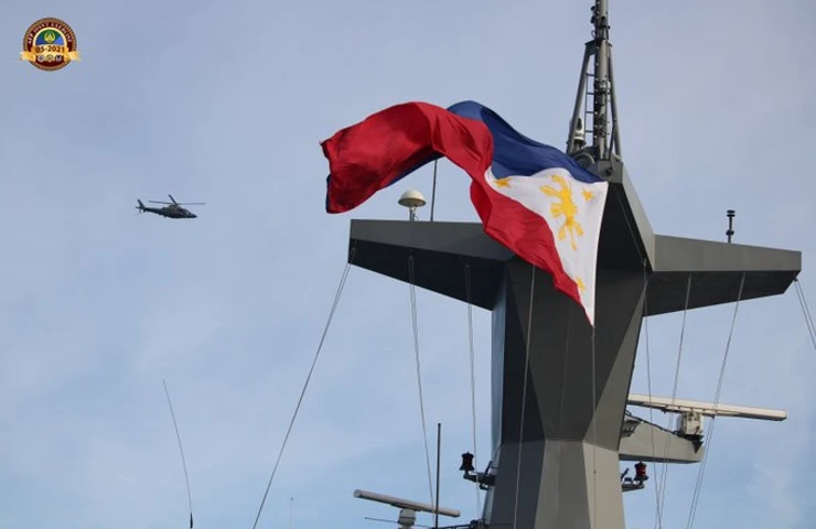 Chinese Coast Guard clashes with Philippine military supply boats in the Spratly Islands
