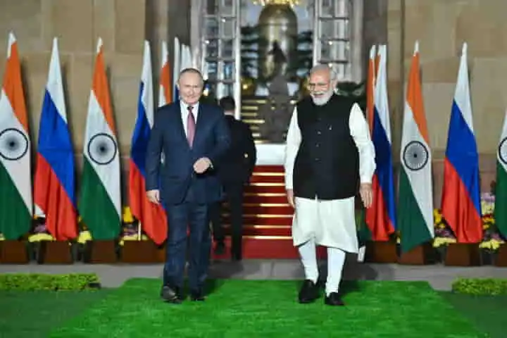PM Modi and President Putin agree to implement agreements in follow up phone call after  December 6 summit