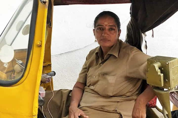 Chennai’s auto driver, Raji Ashok, never refuses women passengers; gives free rides to students and senior citizens