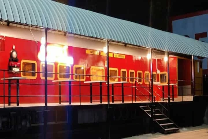 24/7 Restaurant on Wheels starts at Bhopal railway station