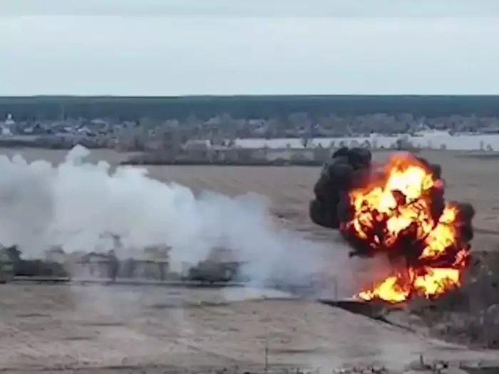 Video: Ukraine forces use surface-to-air missile to shoot down Russian helicopter