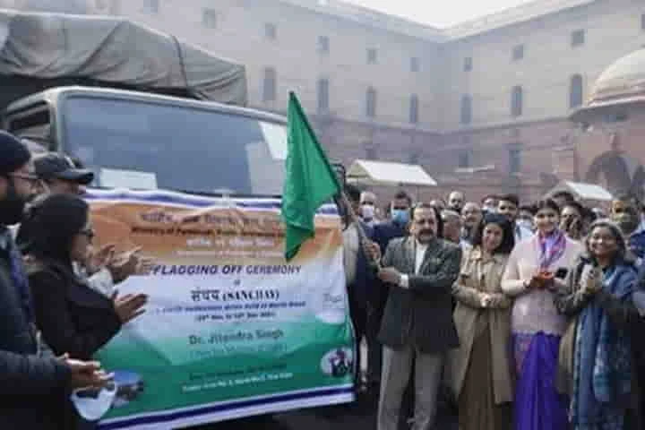 Centre distributes clothes under ‘Sanchay’ initiative to underprivileged sections in Delhi