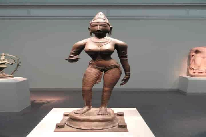 Stolen 1,000-year-old Chola Queen statue traced to Washington museum