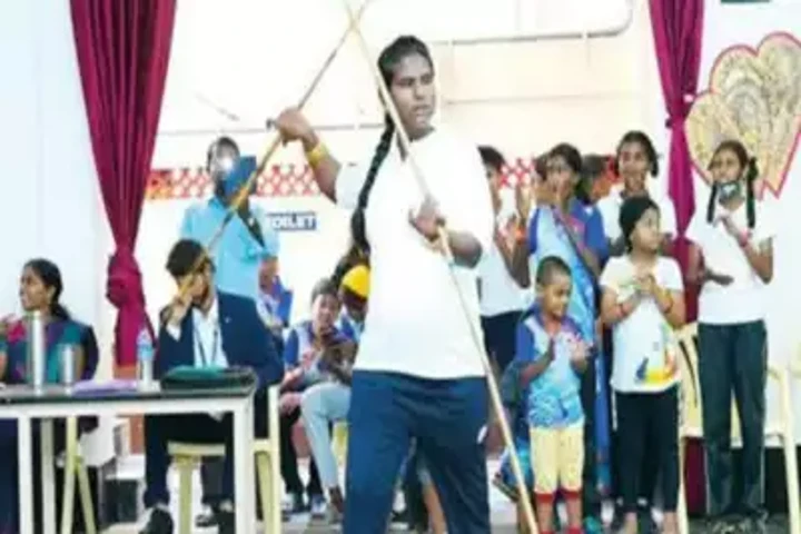 9-month pregnant woman does ancient Tamil martial art drills for 6 hours