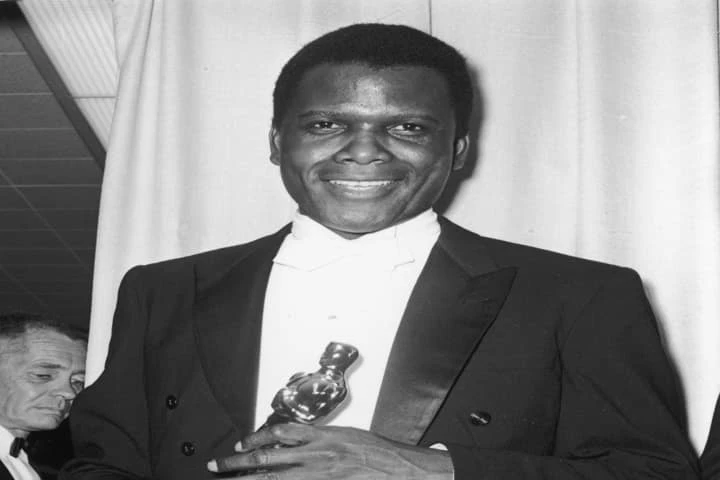 Legendary Sidney Poitier, the first Black actor to win Oscar, passes away at 94