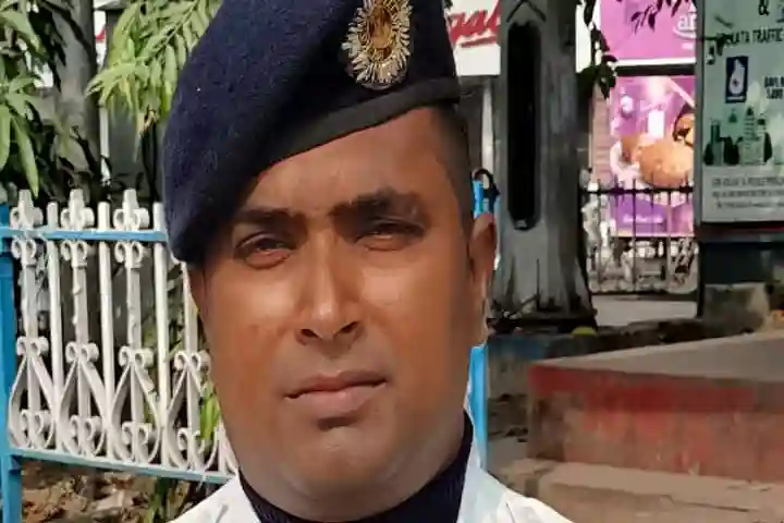 Timely intervention by Kolkata Traffic cop saves life of critically-ill patient