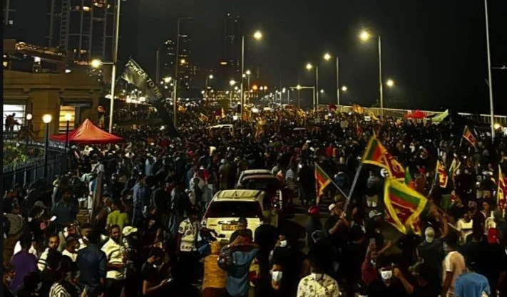 Public protests widen in Sri Lanka but ruling Rajapaksa clan remains defiant