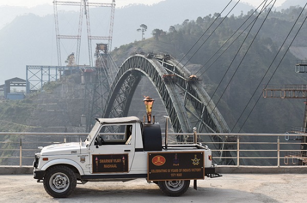 Victory Flame reaches the world’s highest railway bridge over Chenab