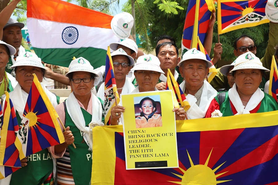 British Tibetan diaspora holds protests outside Chinese embassy in London
