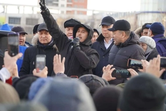 Kazakhstan: Between a Colour Revolution and Islamic terrorism
