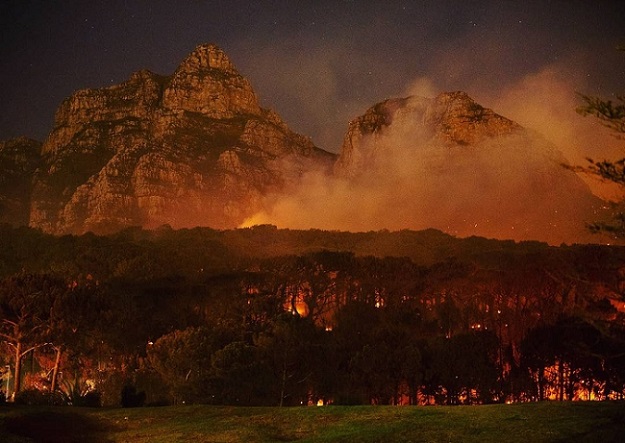Fire on iconic Table Mountain pushes Cape Town on the edge