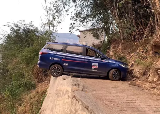 Viral video: Car driver displays spectacular skill to take an impossible U turn on narrow hill road