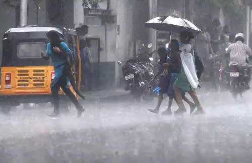 Weather office issues alert on heavy rains in Tamil Nadu, Kerala