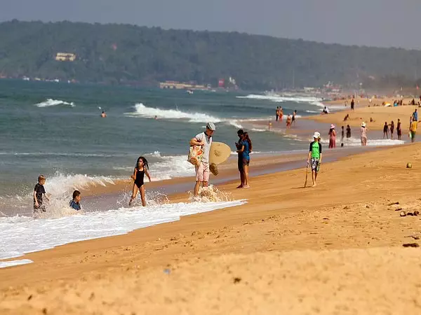 Govt launching 75-day campaign to clean up 75 beaches along country’s coastline