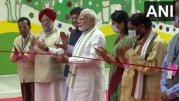 In a big boon for Delhi, PM Modi throws open new tunnel linking Ring Road to India Gate