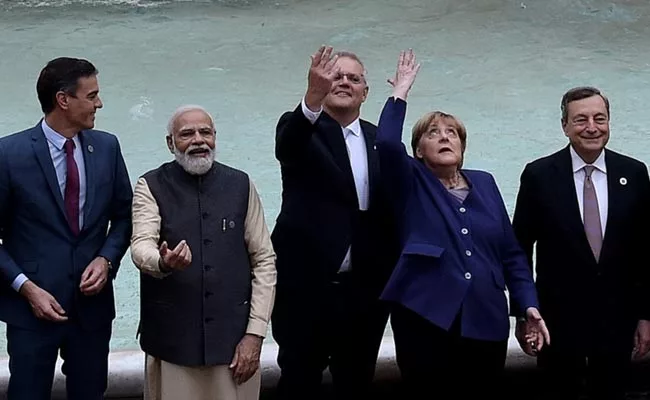 PM Modi, other G20 leaders toss coins in Rome’s famous Trevi Fountain!