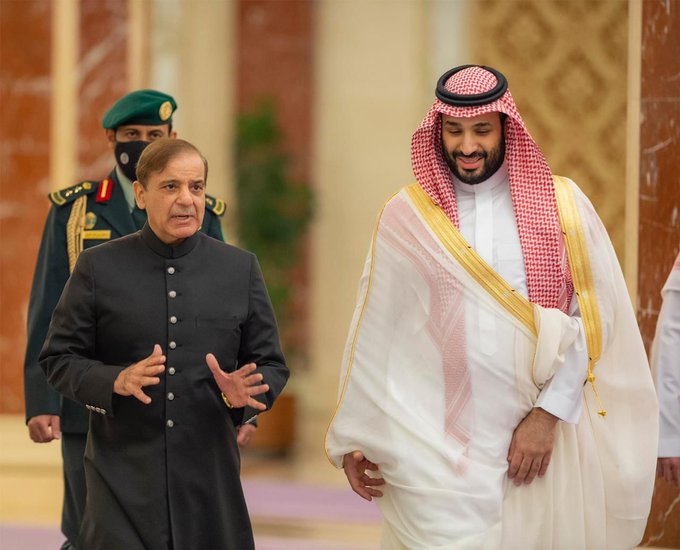 Broke Pakistan gets $8 billion lifeline from Saudi Arabia
